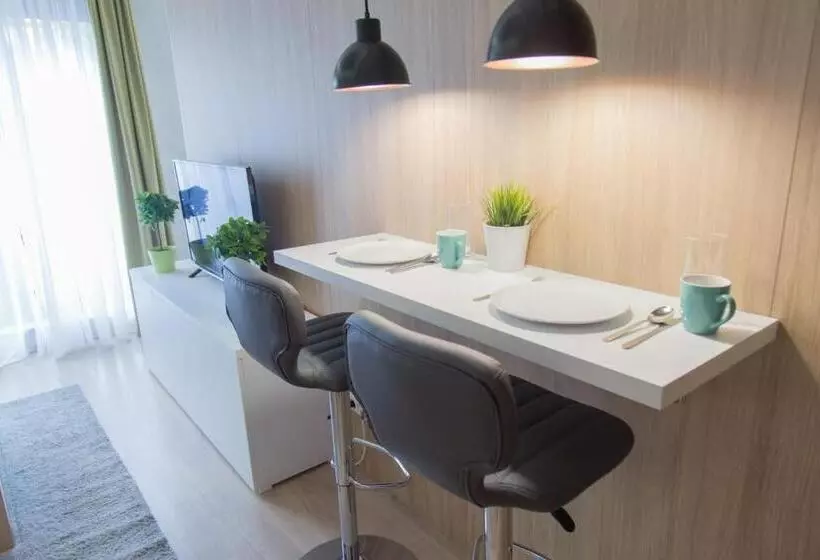 پانسیون Empire Luxury Apartments