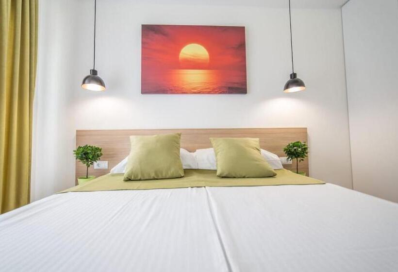 پانسیون Empire Luxury Apartments