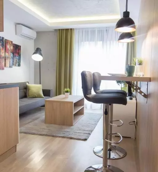 پانسیون Empire Luxury Apartments