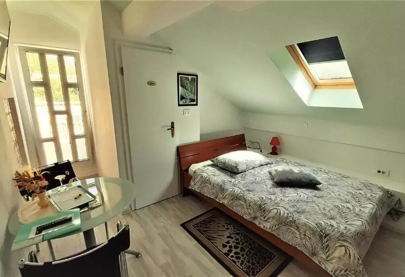 پانسیون Guesthouse Sobe Silva