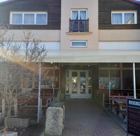 Pensjonat Penzion Starojicka Pizza