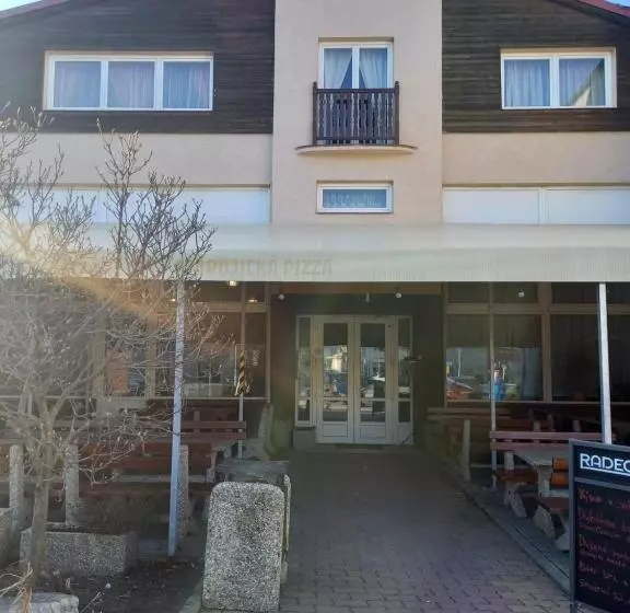 Majatalo Penzion Starojicka Pizza