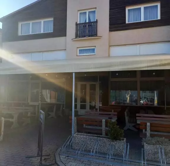 Majatalo Penzion Starojicka Pizza