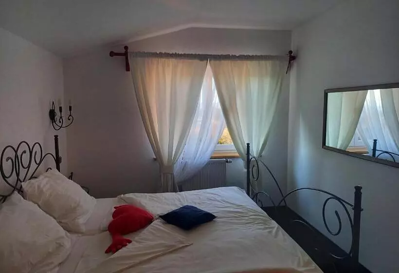 Majatalo Penzion Starojicka Pizza