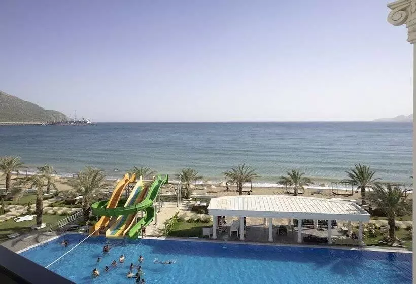 هتل Marvista Deluxe Resort