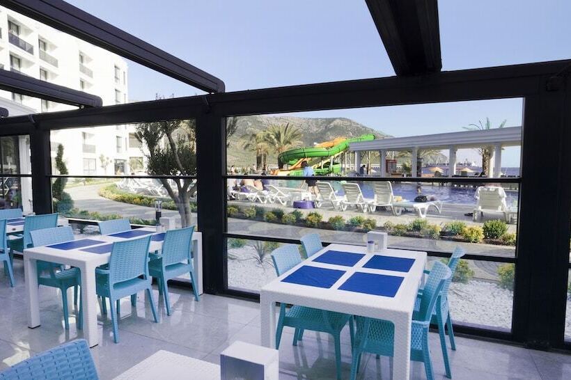 هتل Marvista Deluxe Resort