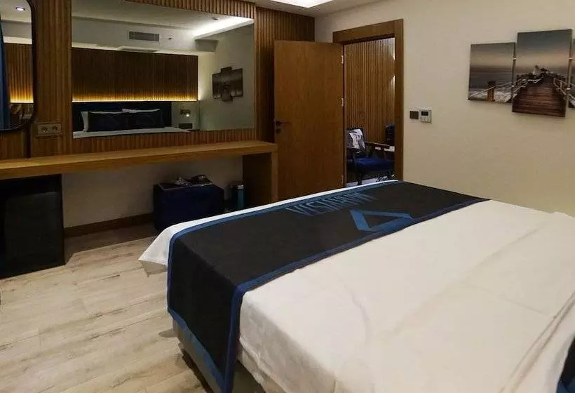هتل Marvista Deluxe Resort