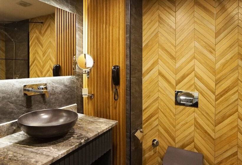 هتل Marvista Deluxe Resort