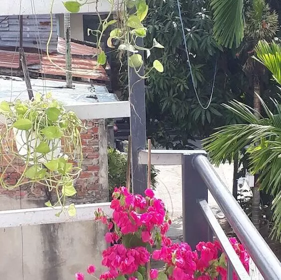 هتل Sena Home