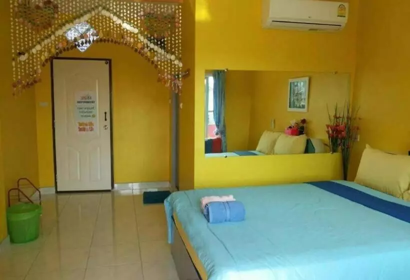 Hotelli Baan Navy Kohlarn