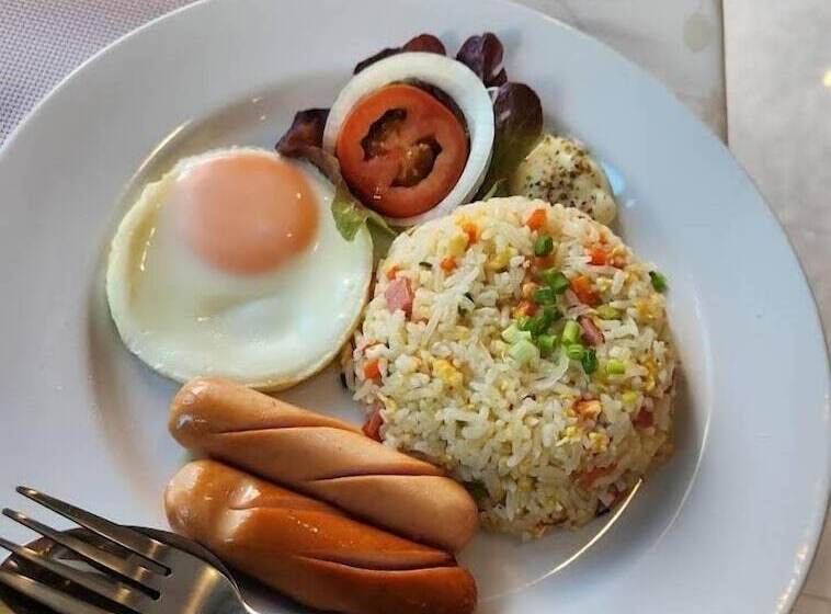 בית מלון כפרי Koh Larn Riviera