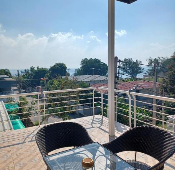 בית מלון כפרי Koh Larn Riviera