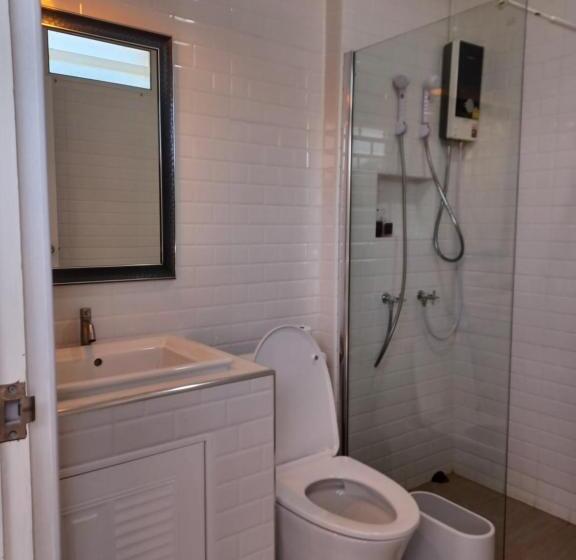 בית מלון כפרי Koh Larn Riviera