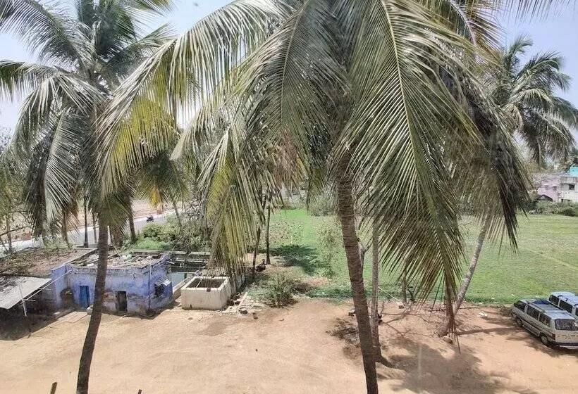 Hotelli Velan Temple View