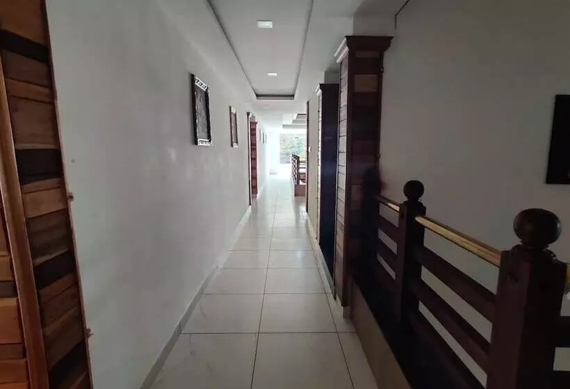 Hotelli Velan Temple View