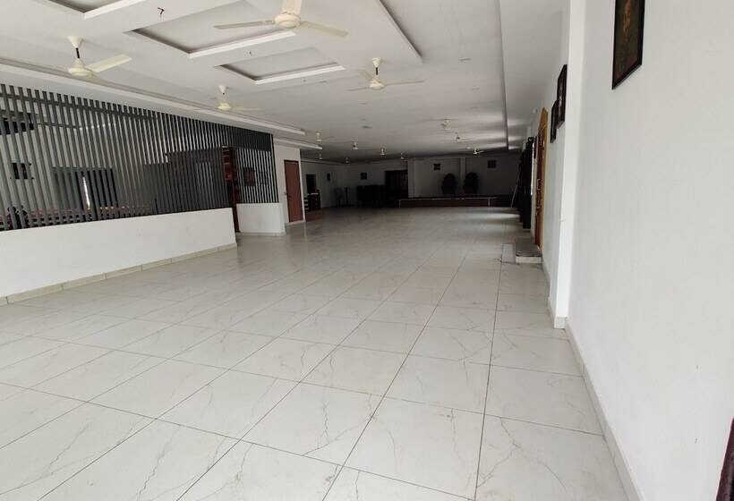 Hotel Velan Temple View