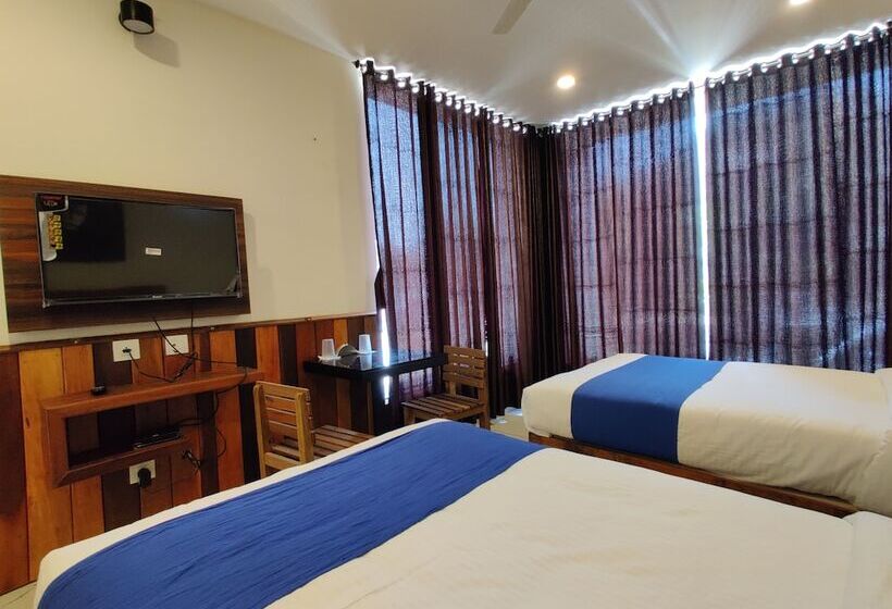 Hotel Velan Temple View