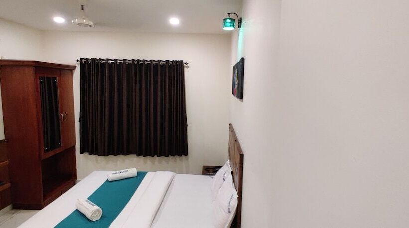 Hotel Velan Temple View