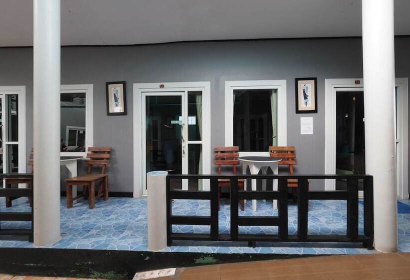 בית מלון כפרי Chidlom Resort By Oyo Rooms