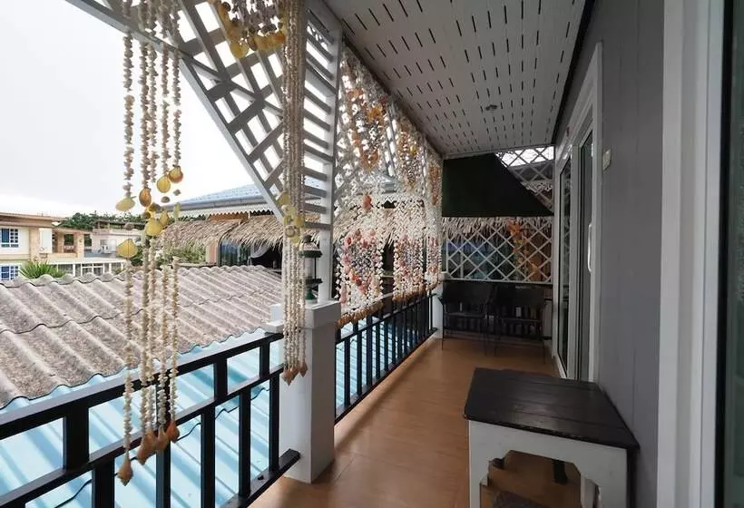 ホテル Chidlom Resort By Oyo Rooms