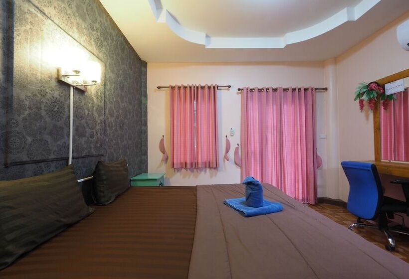 בית מלון כפרי Chidlom Resort By Oyo Rooms