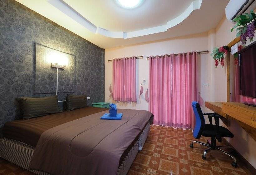 בית מלון כפרי Chidlom Resort By Oyo Rooms