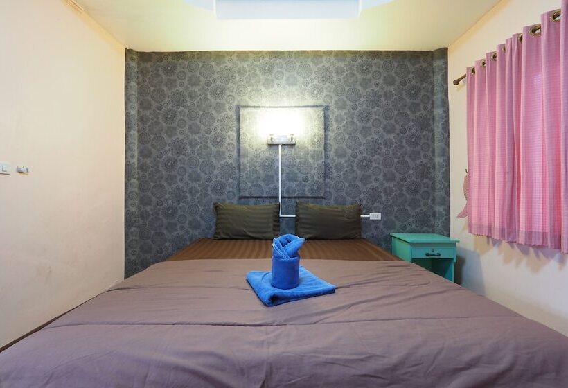 בית מלון כפרי Chidlom Resort By Oyo Rooms