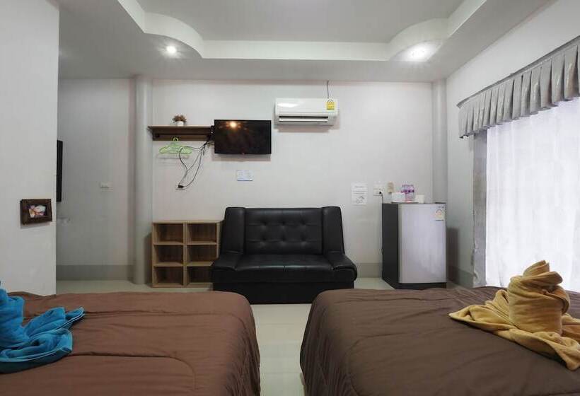 בית מלון כפרי Chidlom Resort By Oyo Rooms