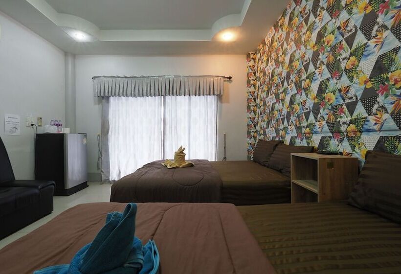 בית מלון כפרי Chidlom Resort By Oyo Rooms