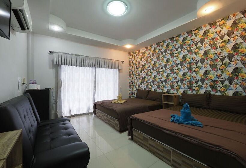 בית מלון כפרי Chidlom Resort By Oyo Rooms