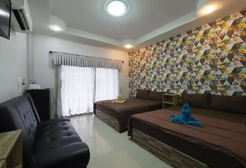 ホテル Chidlom Resort By Oyo Rooms