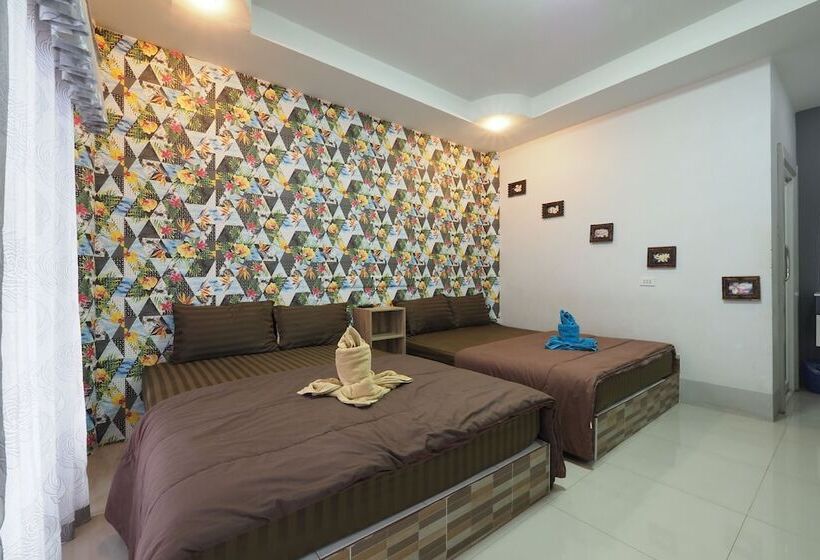 בית מלון כפרי Chidlom Resort By Oyo Rooms