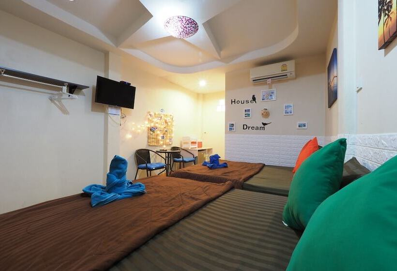 בית מלון כפרי Chidlom Resort By Oyo Rooms