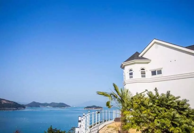 هتل Yeosu L House Pension