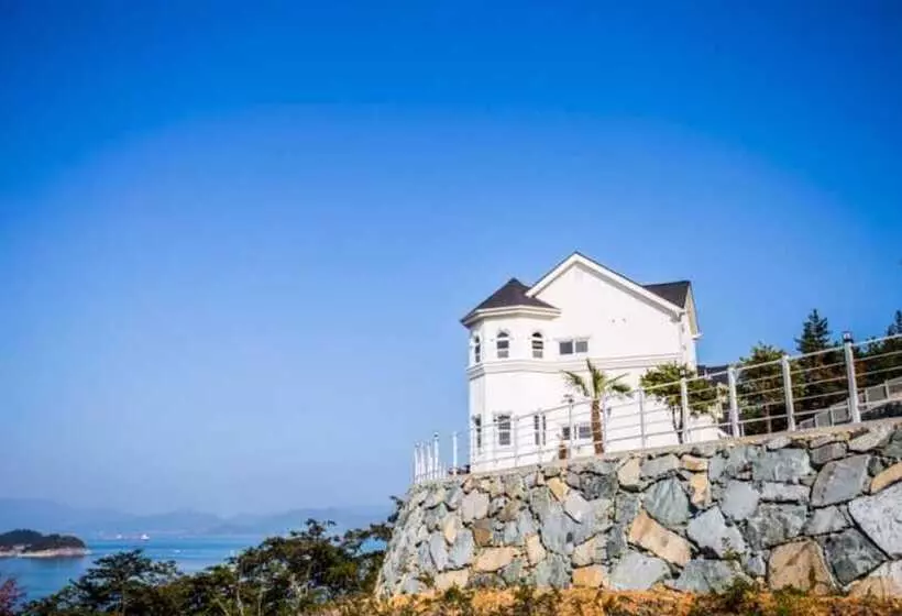 هتل Yeosu L House Pension