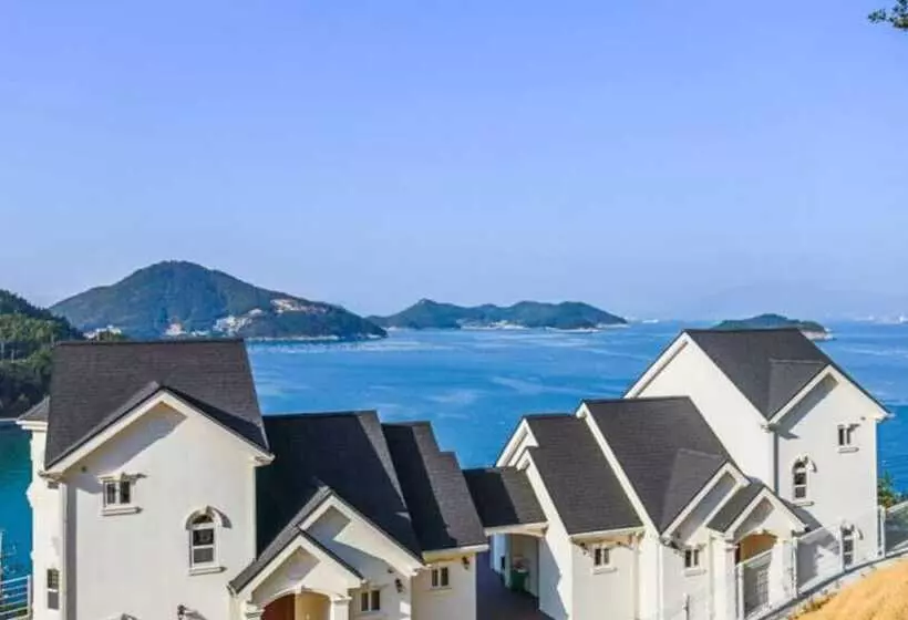 هتل Yeosu L House Pension