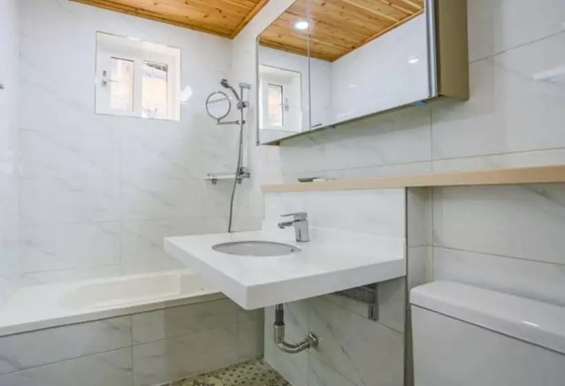 هتل Yeosu L House Pension