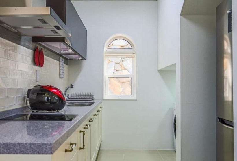 Отель Yeosu L House Pension