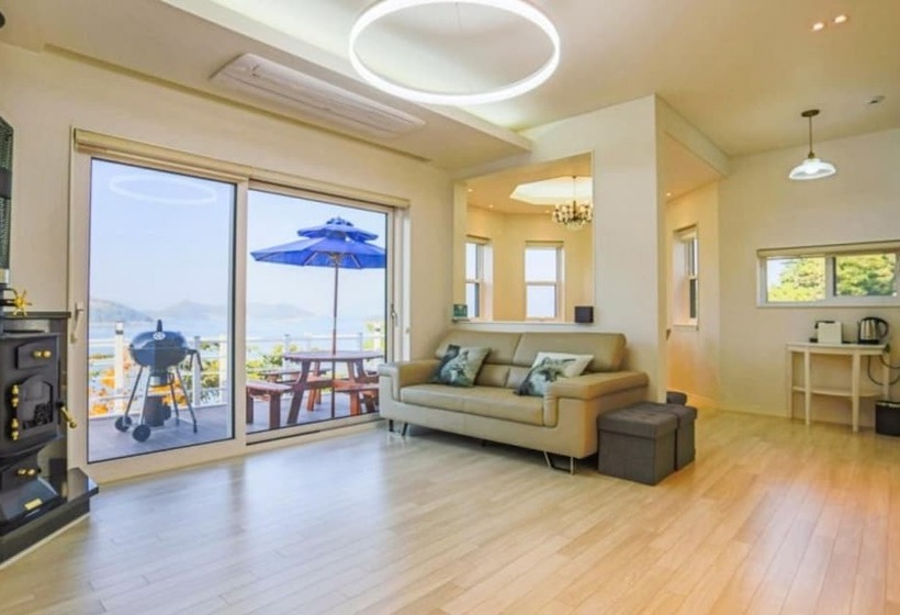 Отель Yeosu L House Pension