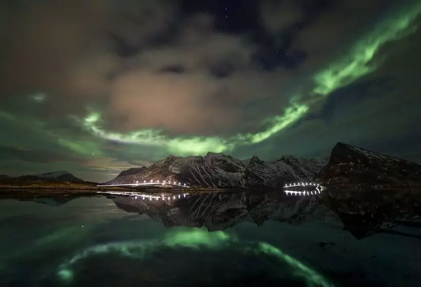 Hotelli Lydersen Rorbuer Hostel And Apartments Kvalvika And Rytten