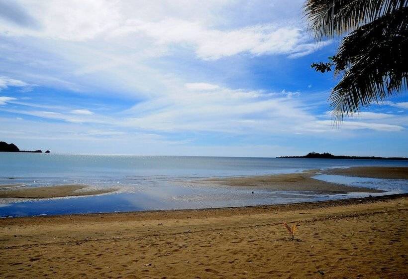 酒店 Nabulao Beach And Dive Resort