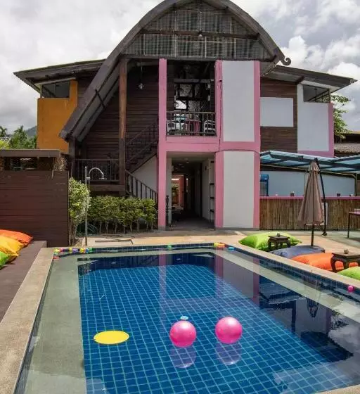 Hotelli K Bunk Hostel Pai Walking Street