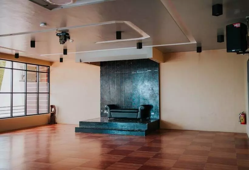 Hotelli Reddoorz @ 4ks Pension House Bogo City Cebu