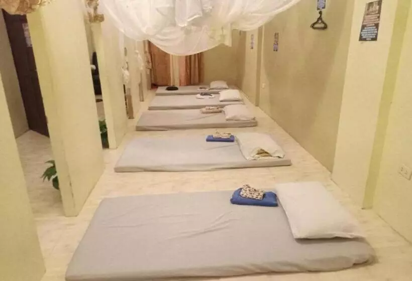 Hotelli Reddoorz @ 4ks Pension House Bogo City Cebu