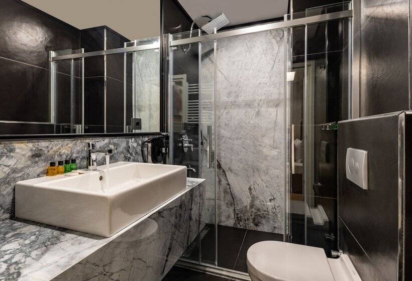 Отель Sala Suites