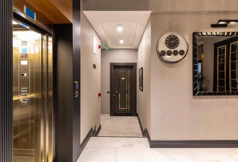 Отель Sala Suites