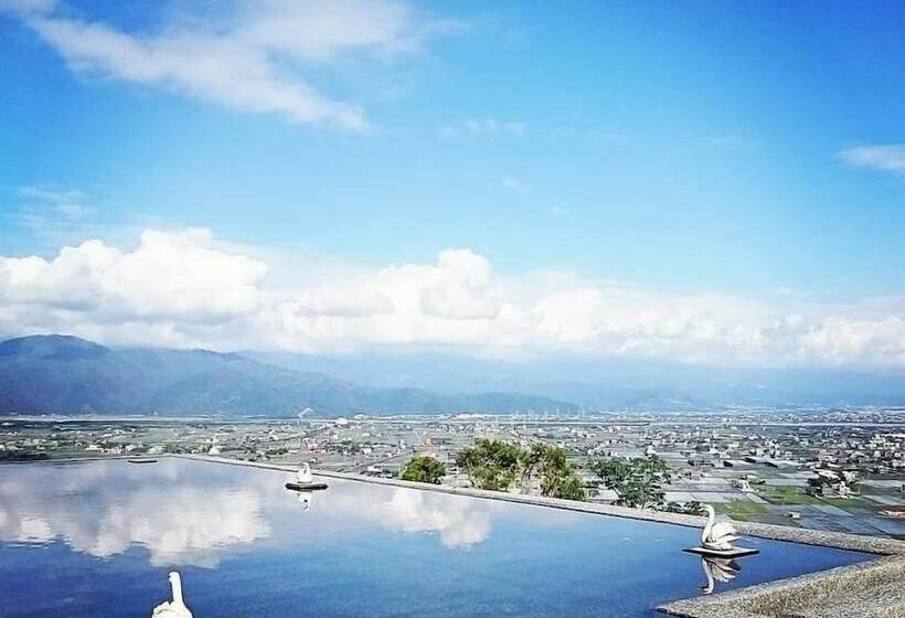 هتل Moonstone Bed And Breakfast