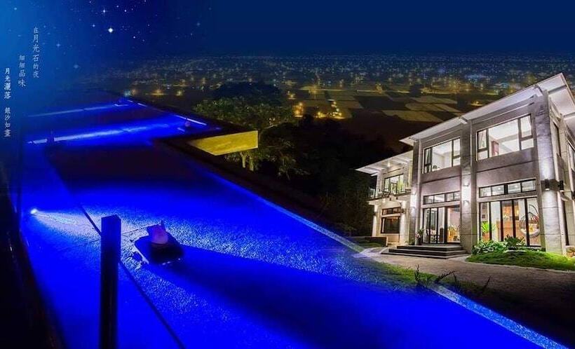 هتل Moonstone Bed And Breakfast