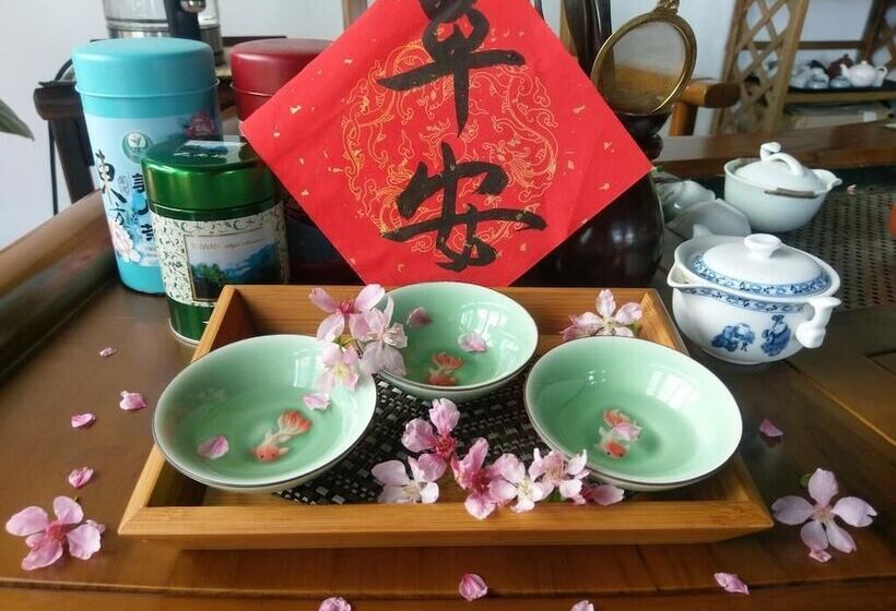 هتل Moonstone Bed And Breakfast