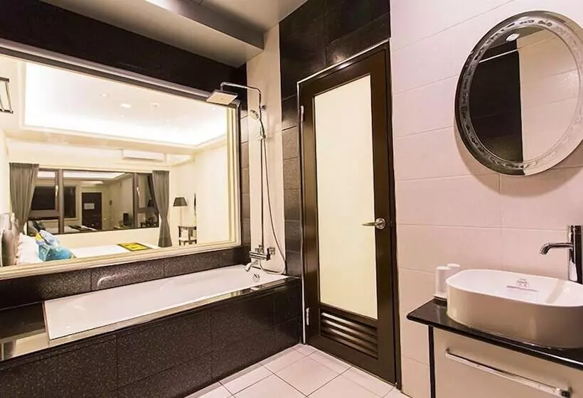 هتل Moonstone Bed And Breakfast
